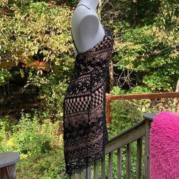 ASTR black lace over nude crossed back strap dress size M - Picture 3 of 6